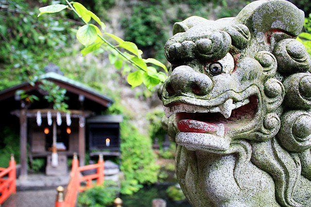 Imagen del dragón que está en la entrada del Templo Tokeji en Kamakura